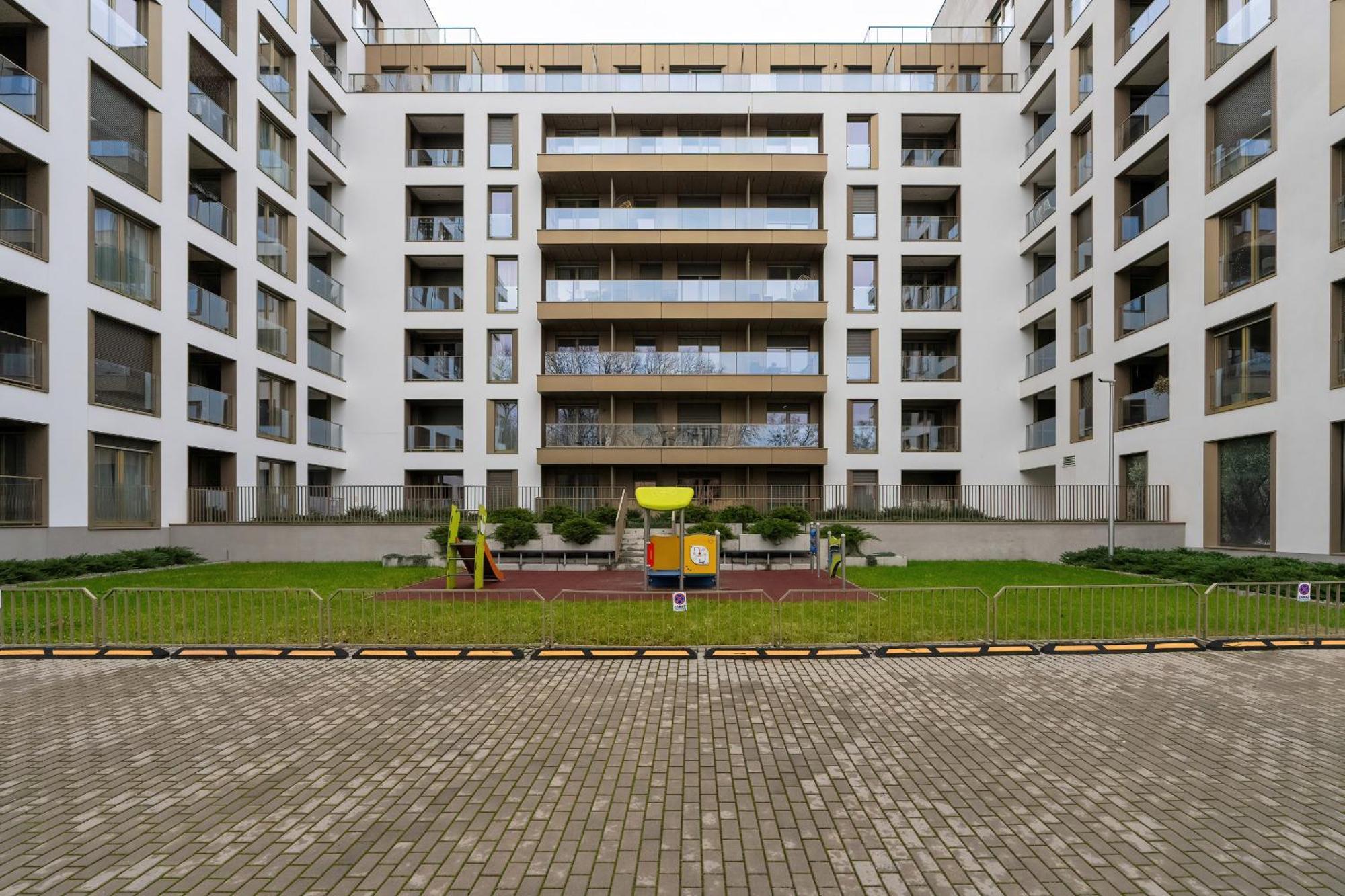 City Center Apartments With Gym & Free Garage Poznan By Noclegi Renters Kültér fotó
