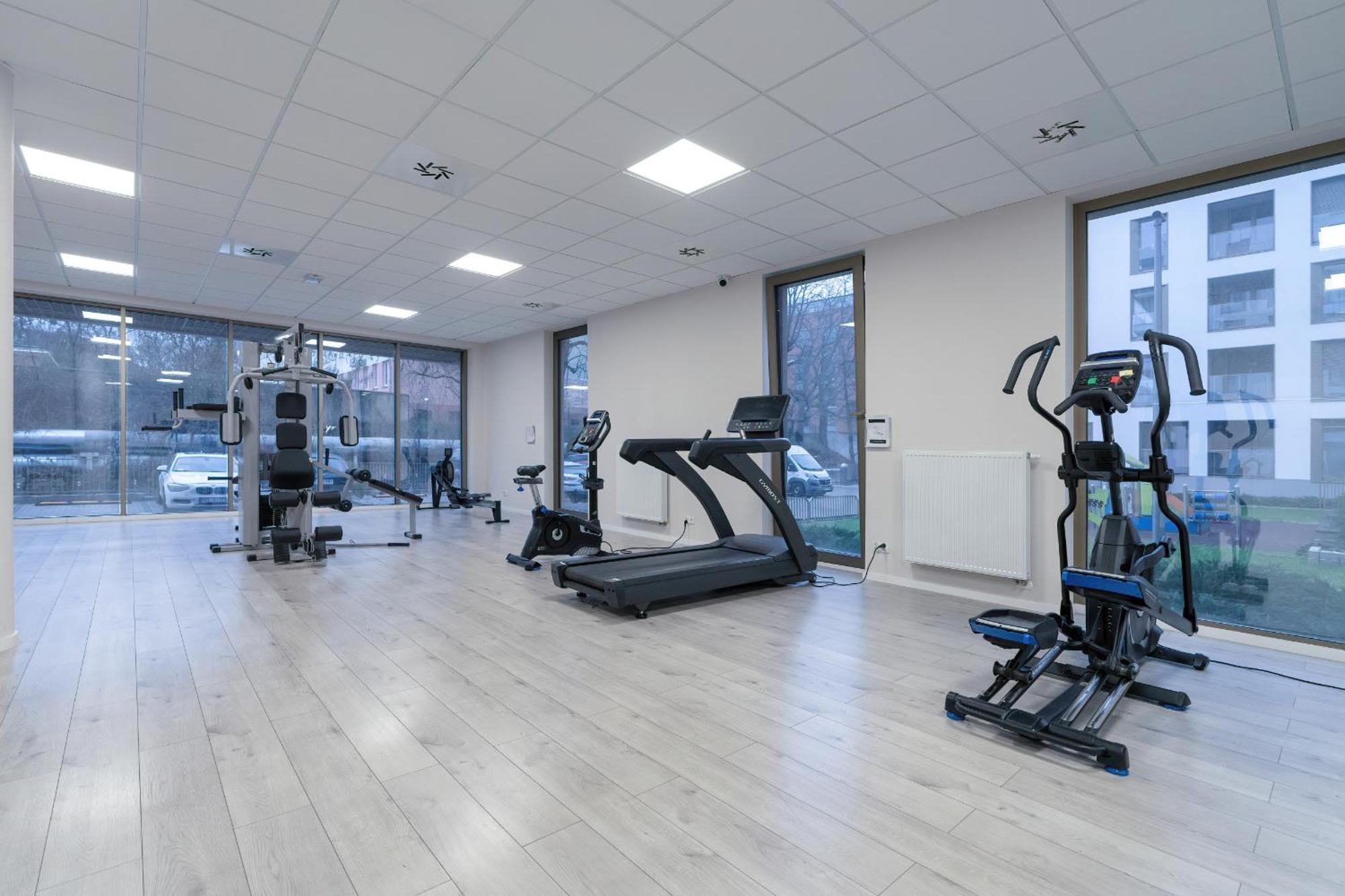 City Center Apartments With Gym & Free Garage Poznan By Noclegi Renters Kültér fotó