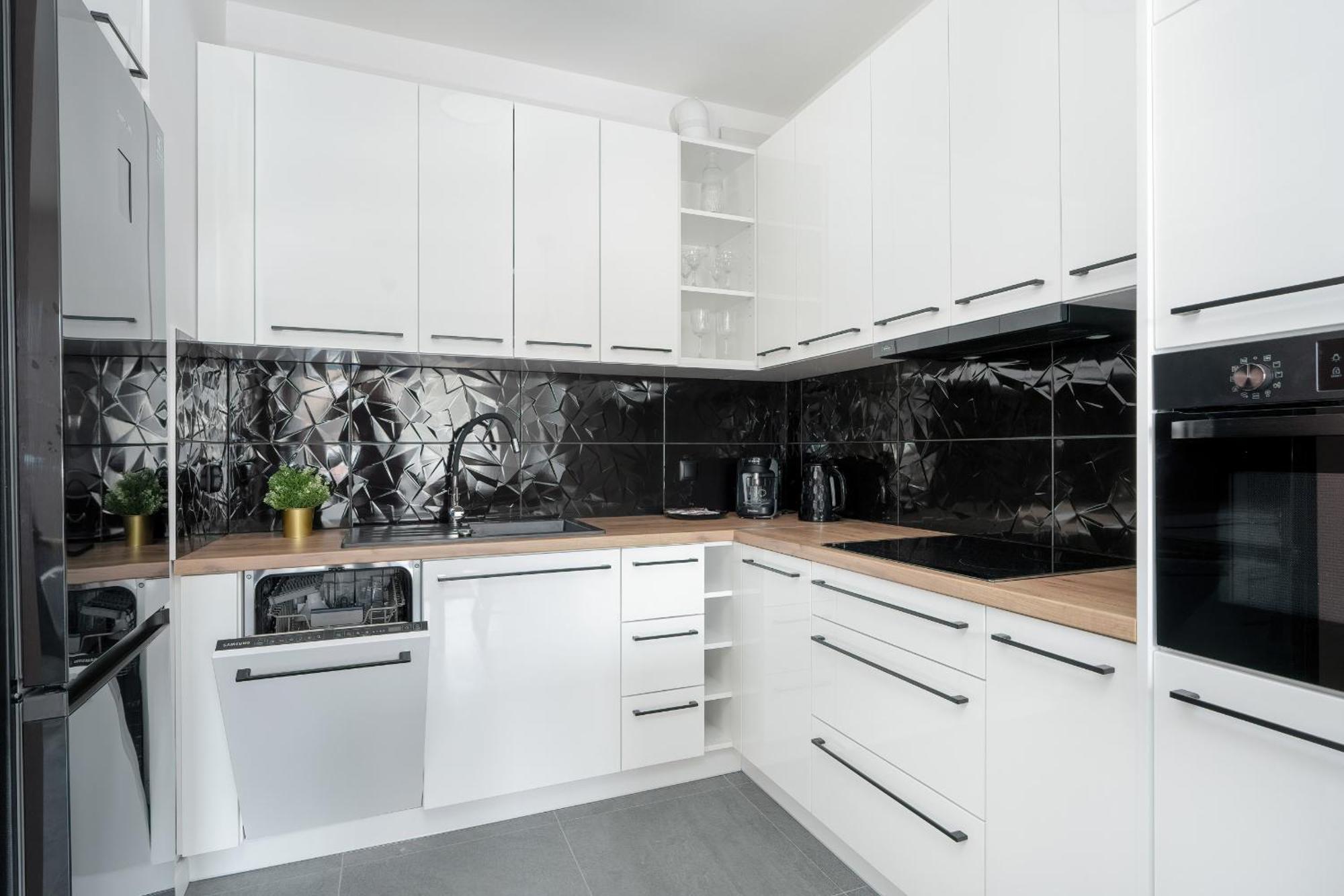 City Center Apartments With Gym & Free Garage Poznan By Noclegi Renters Kültér fotó