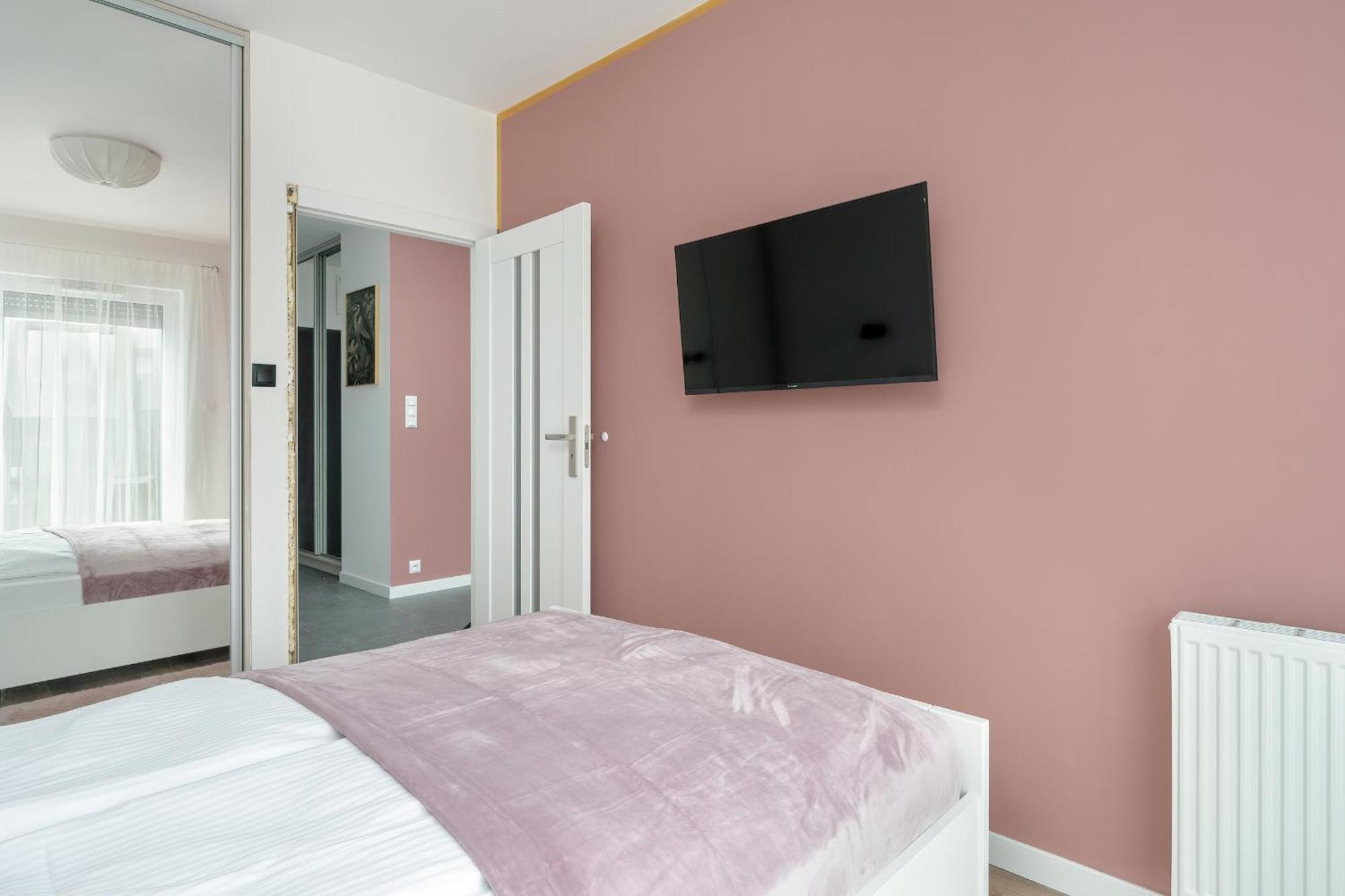 City Center Apartments With Gym & Free Garage Poznan By Noclegi Renters Kültér fotó